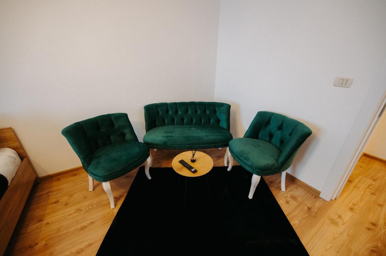 Modern Loft One Appartement Suceava Buitenkant foto